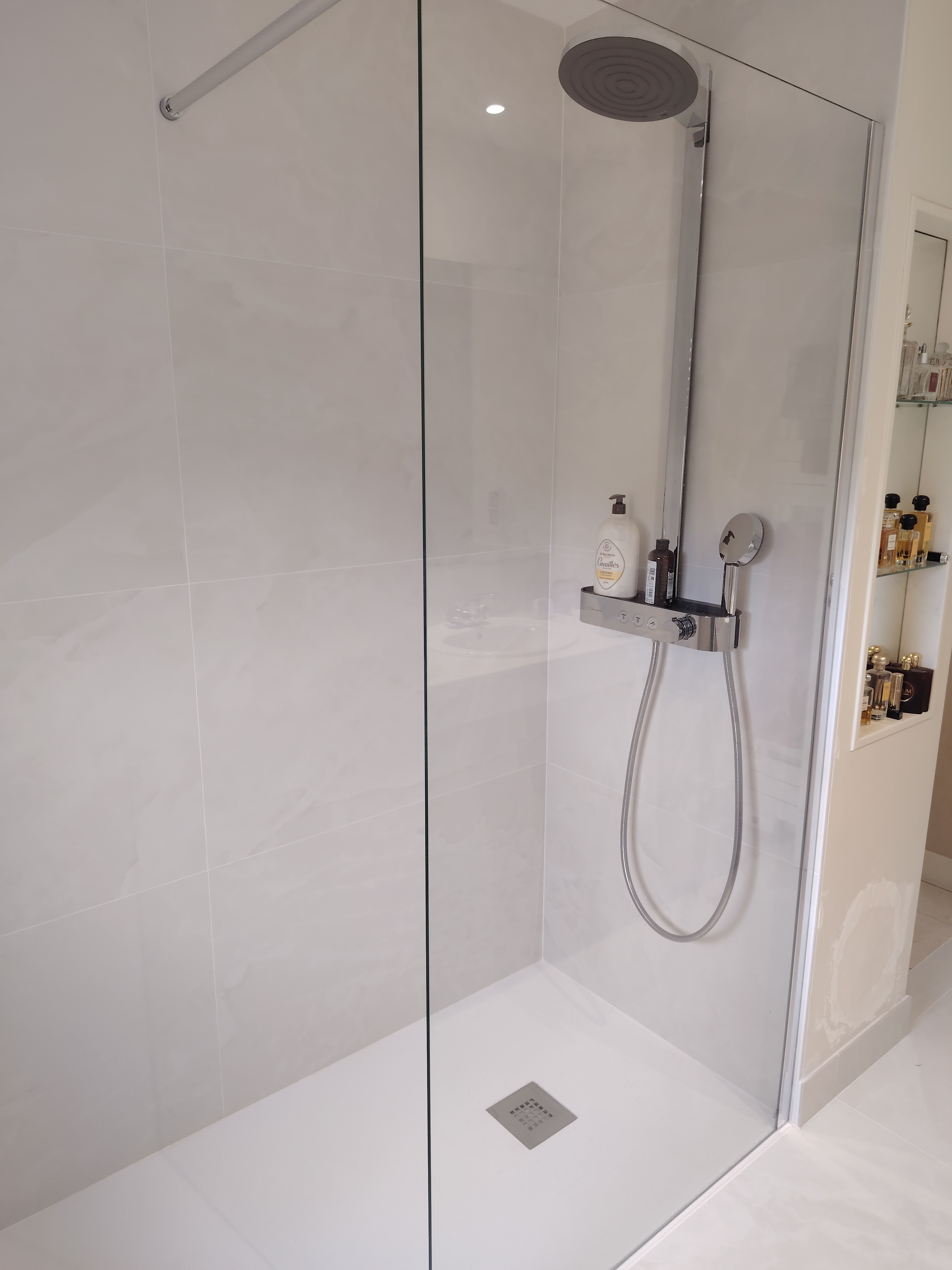 Douche à l’italienne en faïence, pose étanche à Château-Gontier-sur-Mayenne