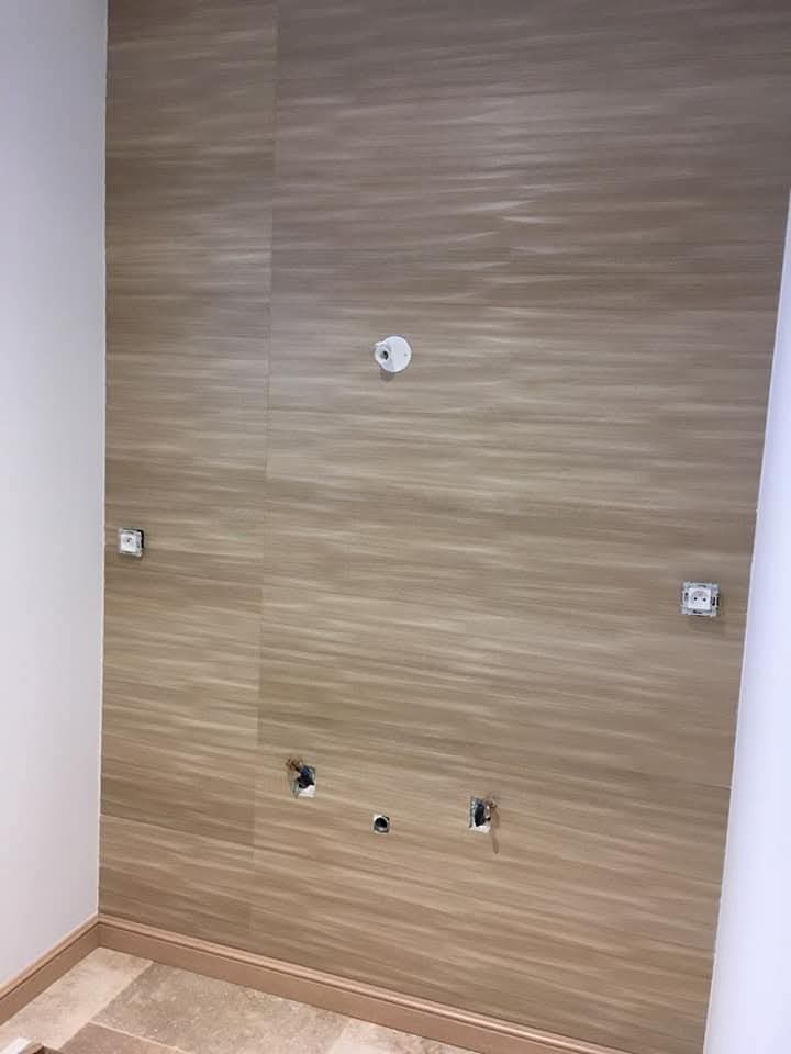 Douche carrelée avec niche