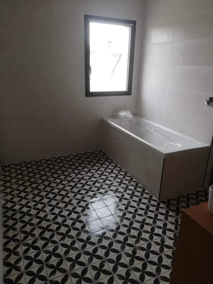 Faïence murale salle de bain