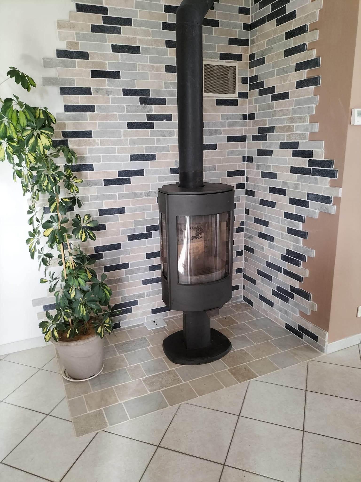 Habillage mural en carrelage